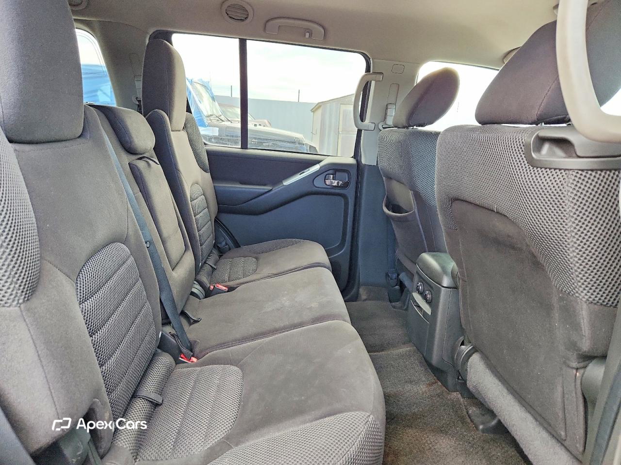 Nissan Pathfinder 2012