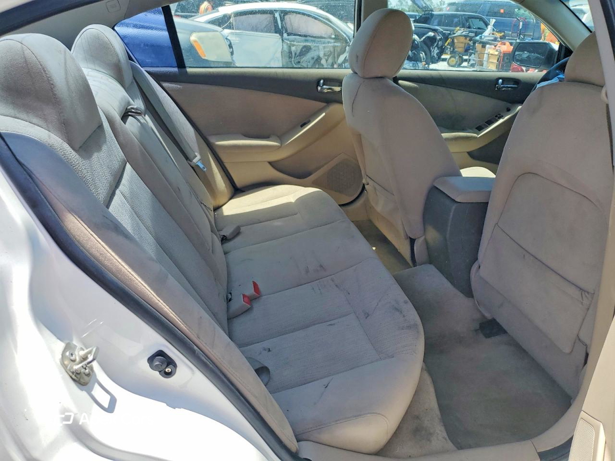 Nissan Altima 2012