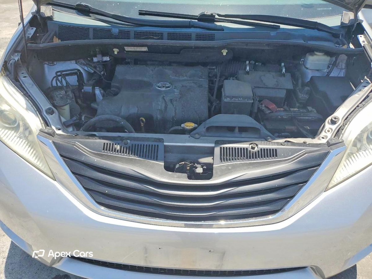 Toyota Sienna 2012
