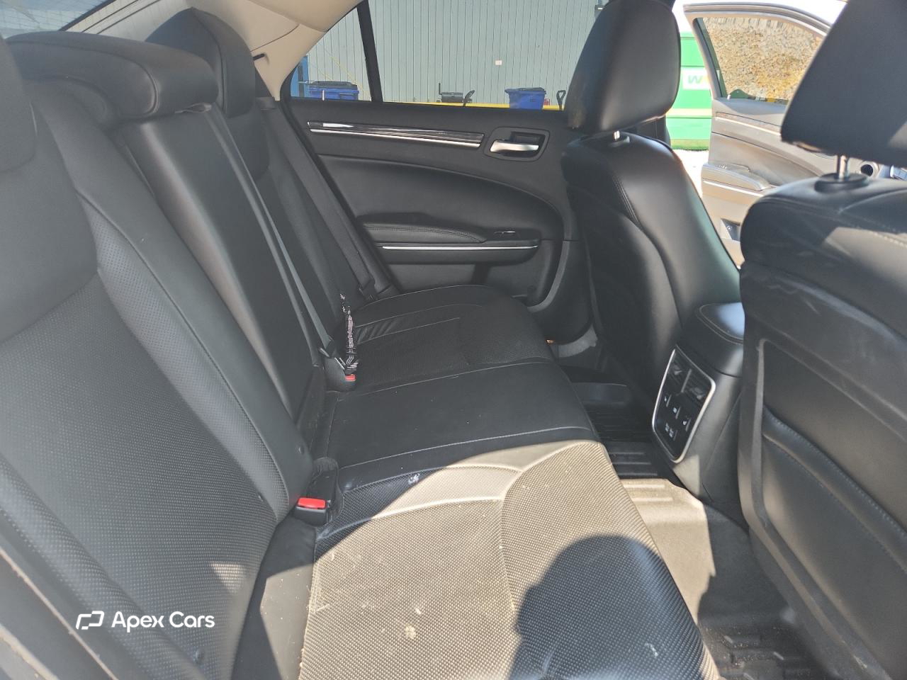 Chrysler 300 2016