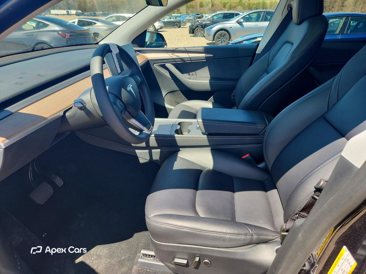 Tesla Model Y 2024