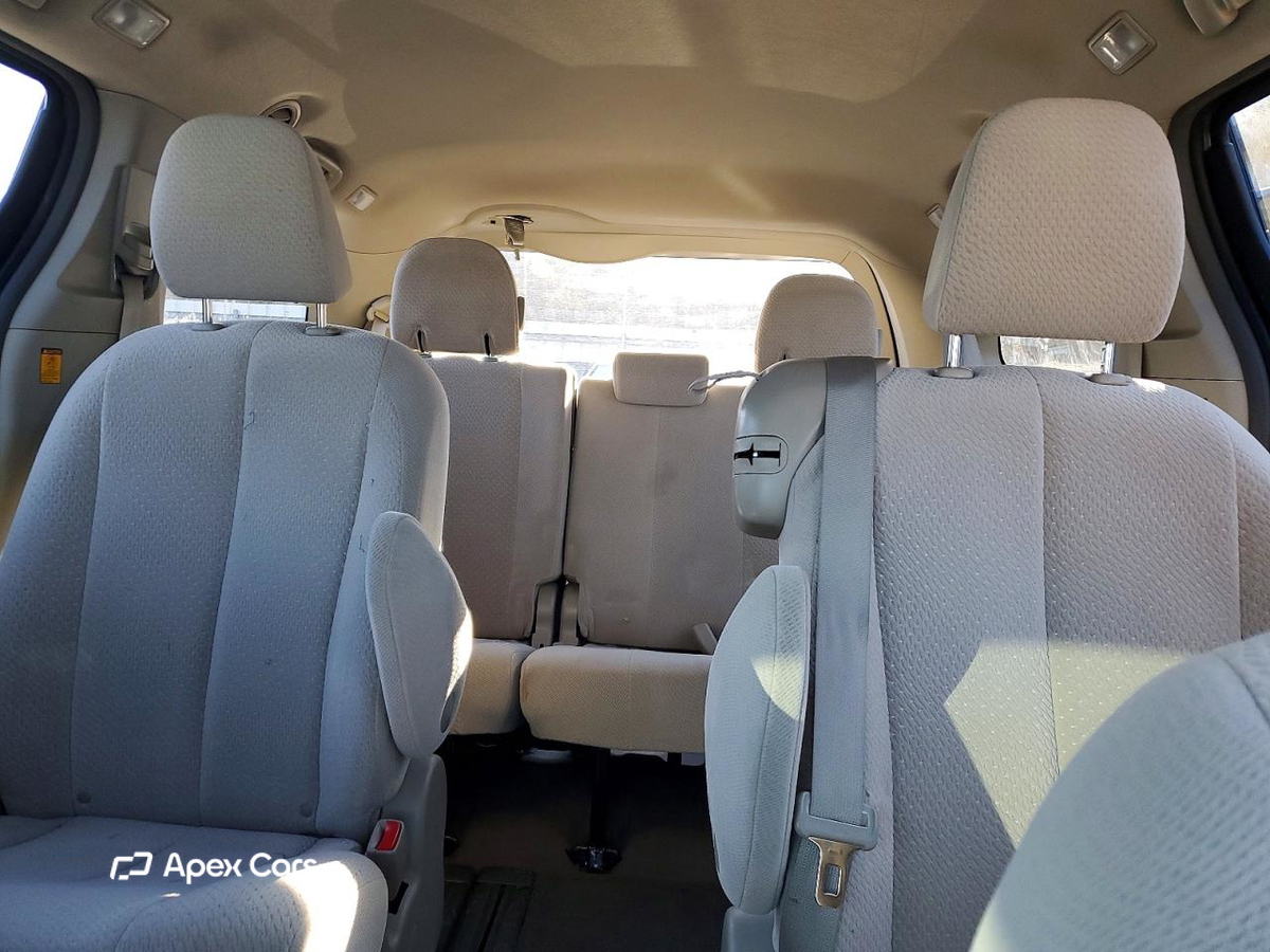 Toyota Sienna 2013