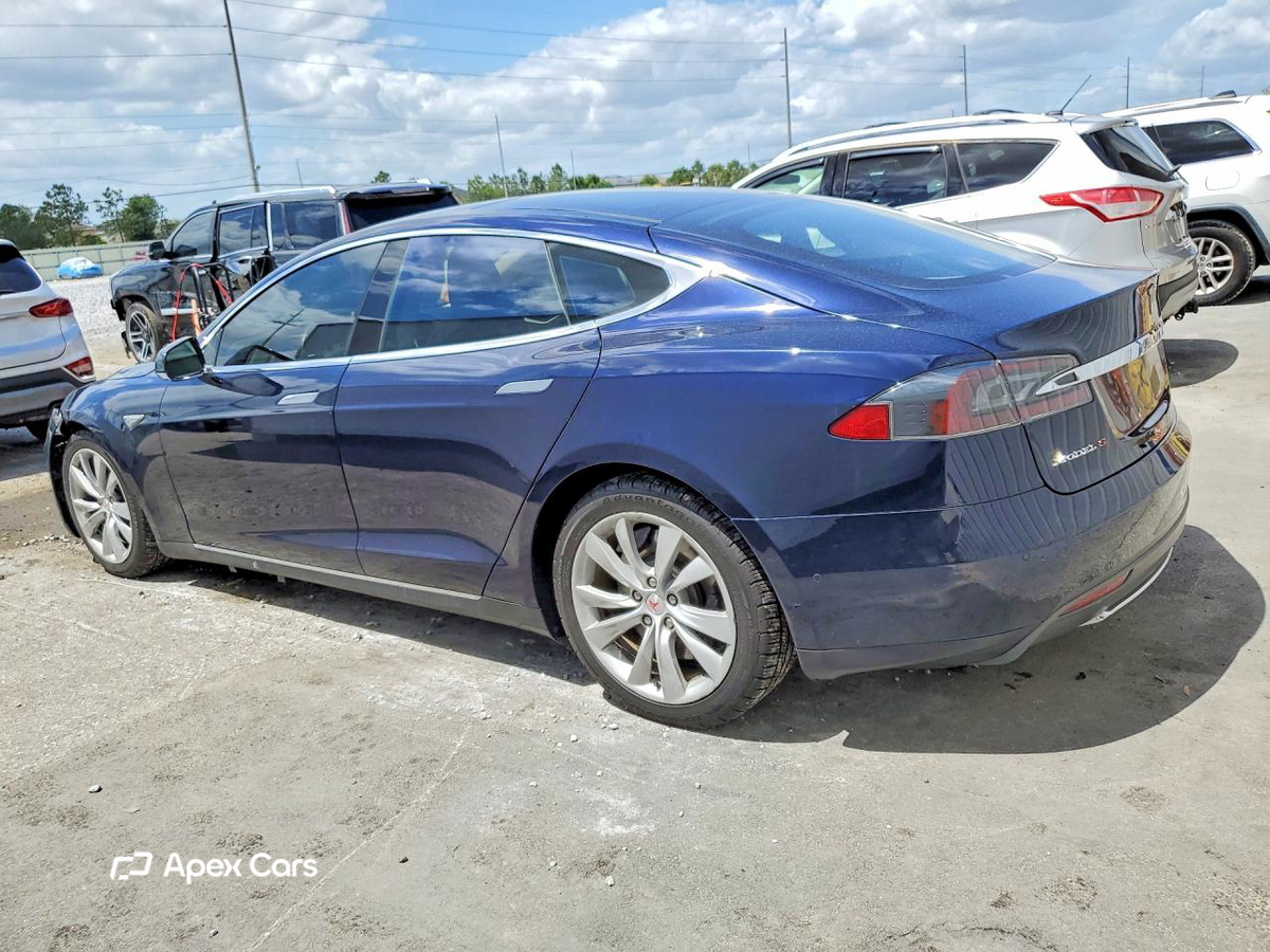 Tesla Model S 2015
