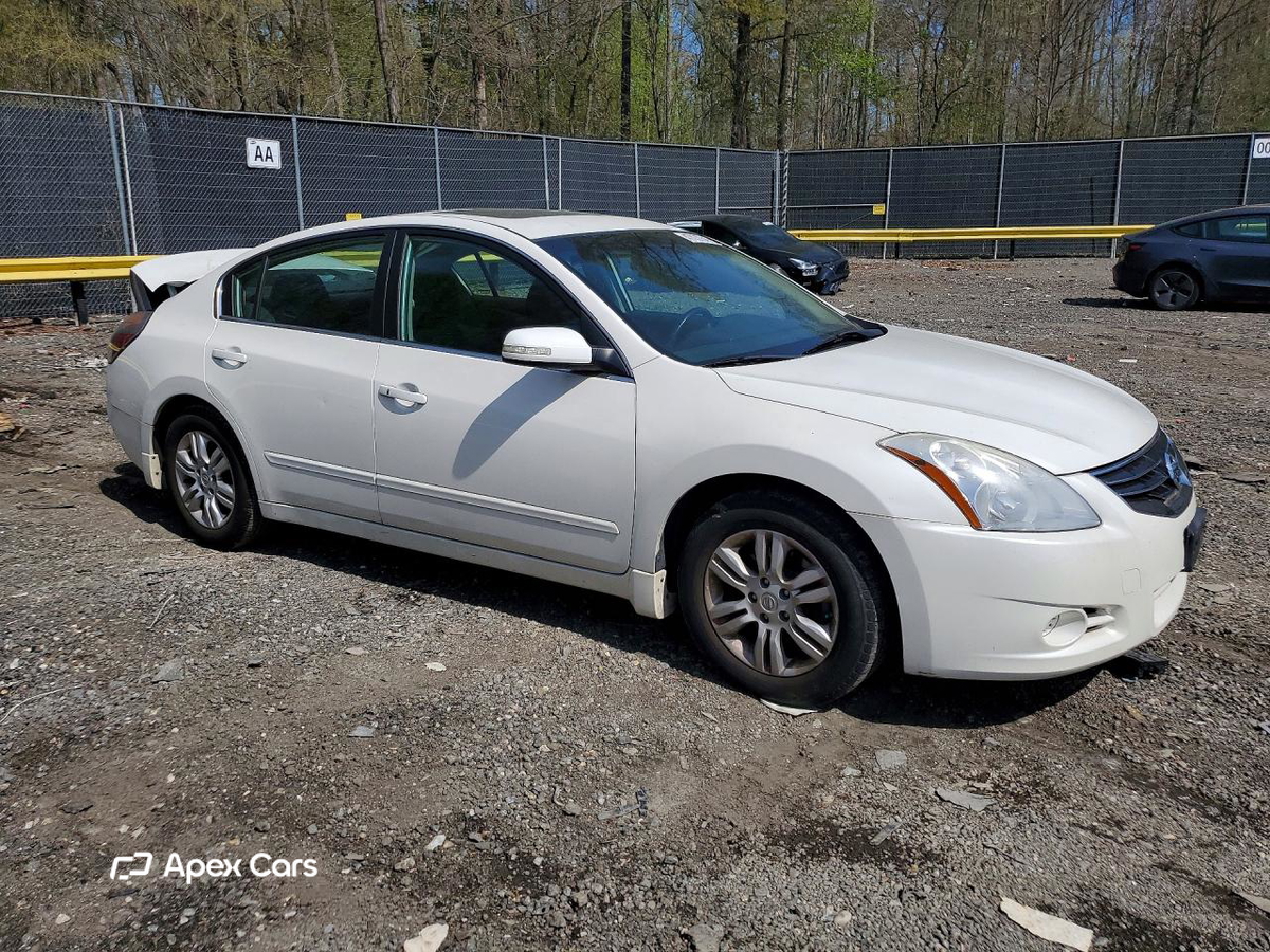 Nissan Altima 2012