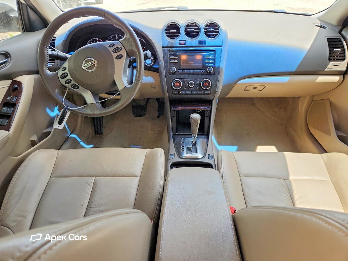 Nissan Altima 2012