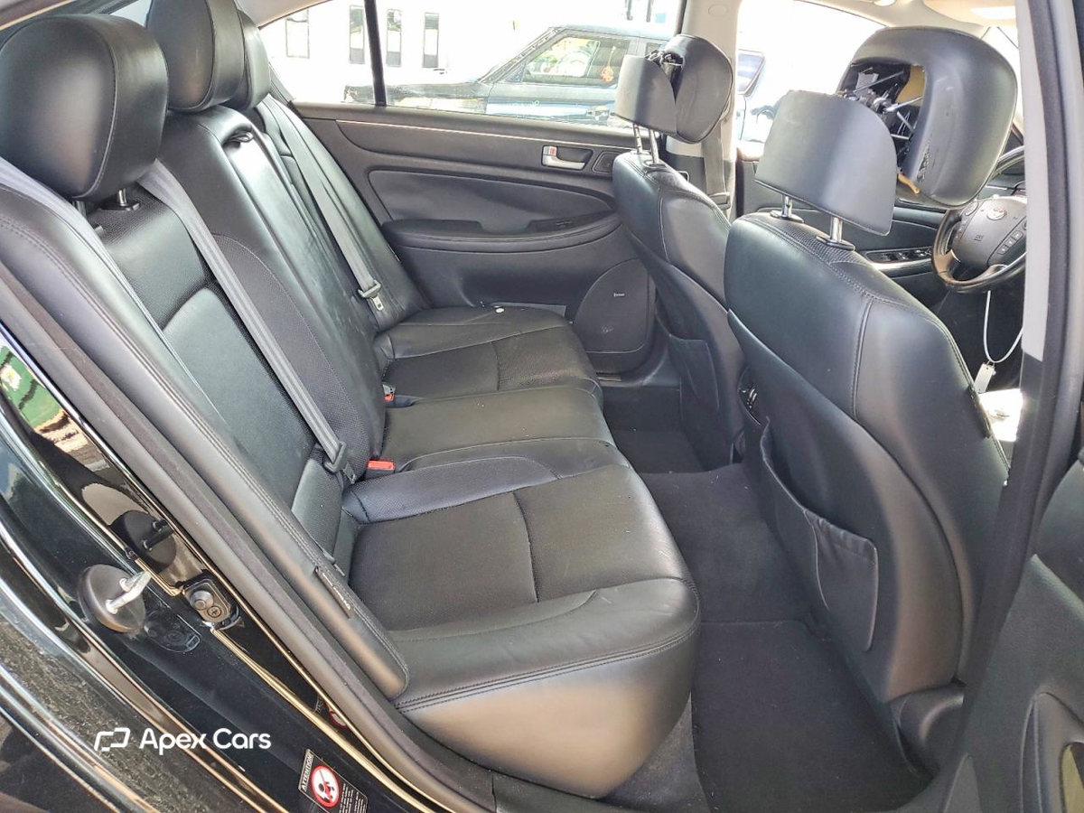 Hyundai Genesis 2014
