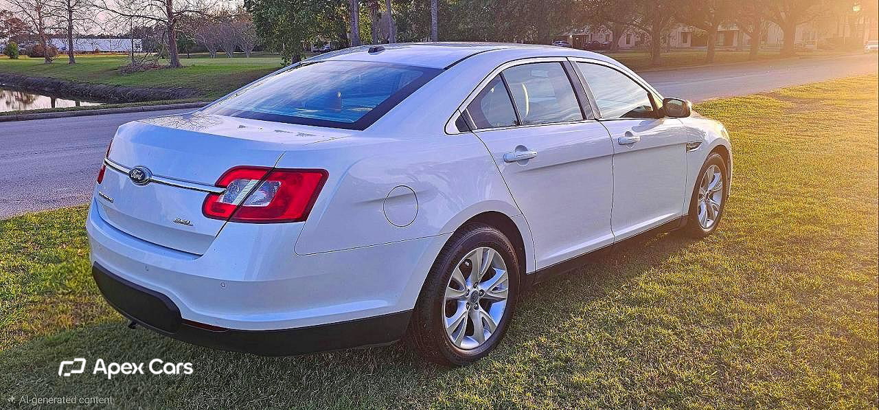 Ford Taurus 2011