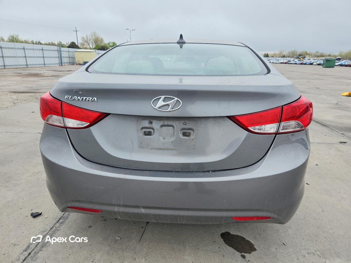 Hyundai Elantra 2012