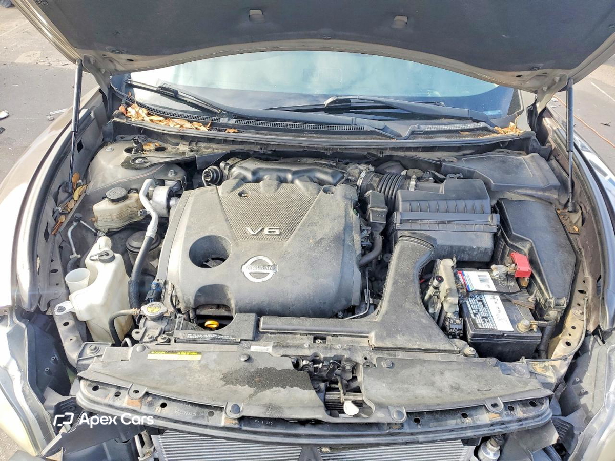 Nissan Maxima 2012