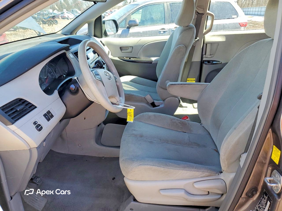 Toyota Sienna 2011