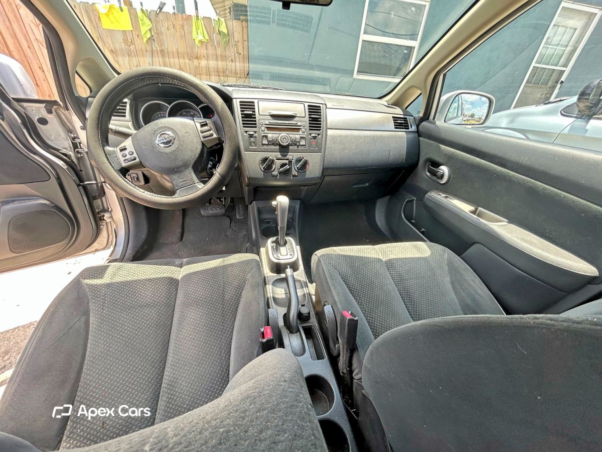Nissan Versa 2012
