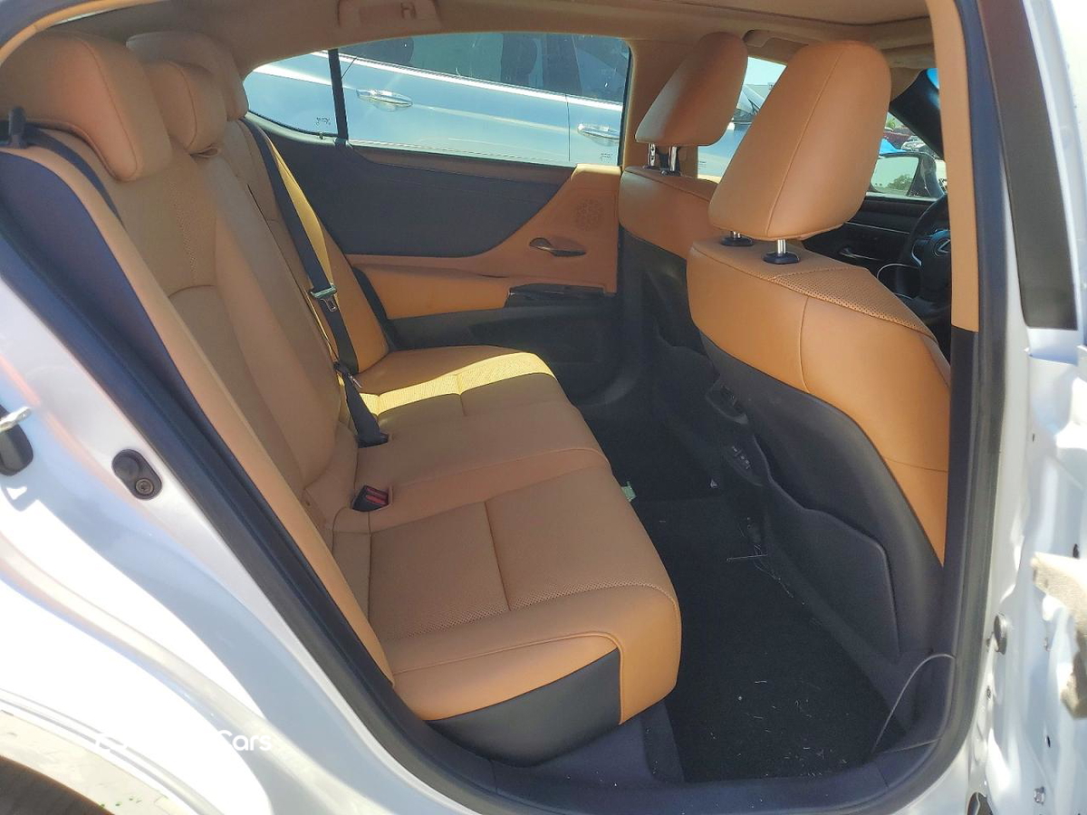 Lexus ES 2022