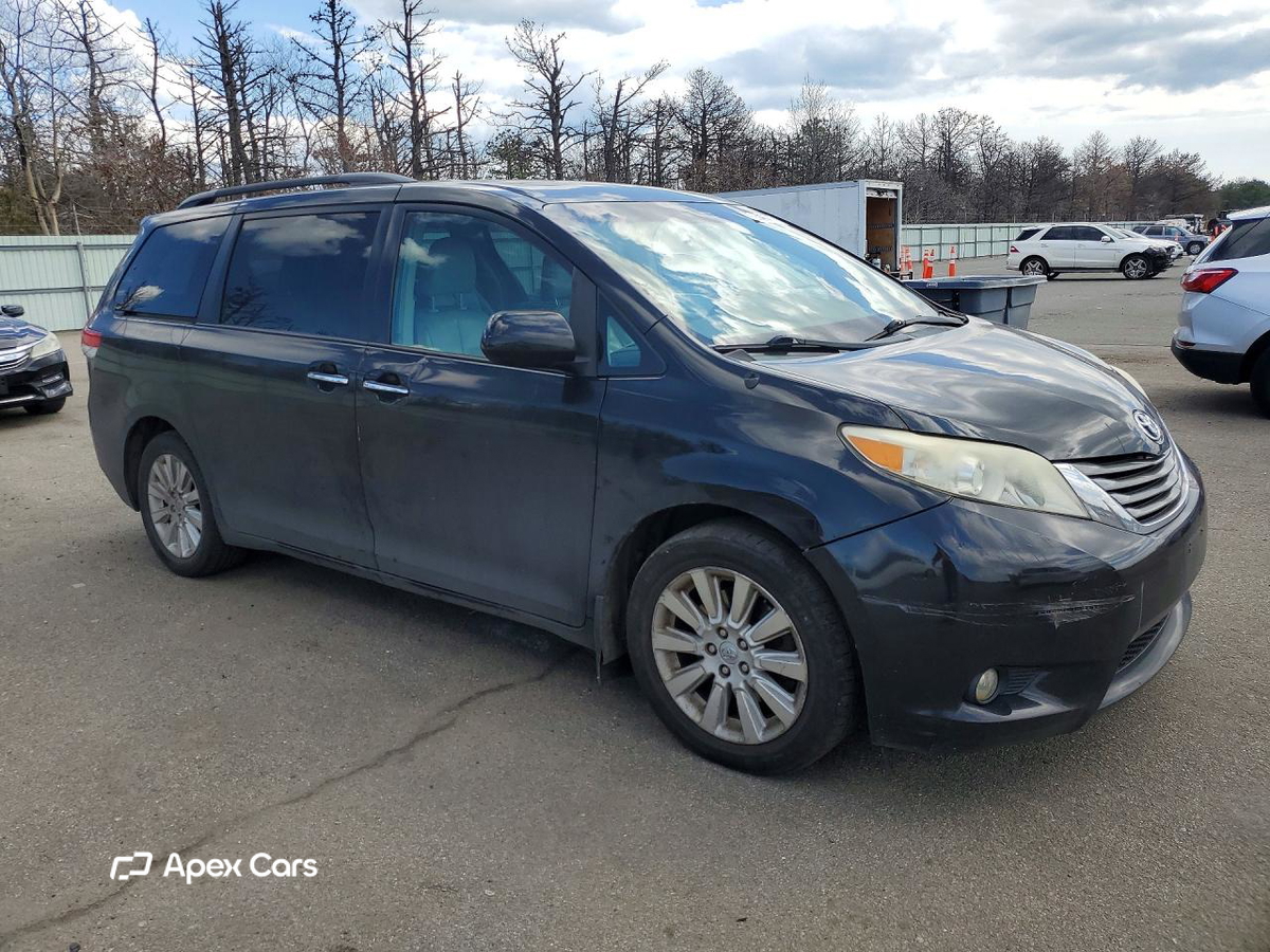 Toyota Sienna 2013