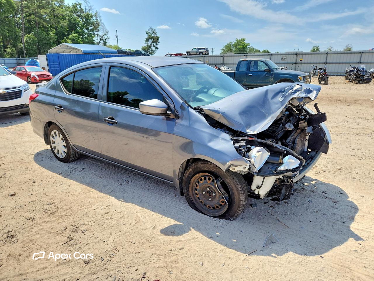 Nissan Versa 2018