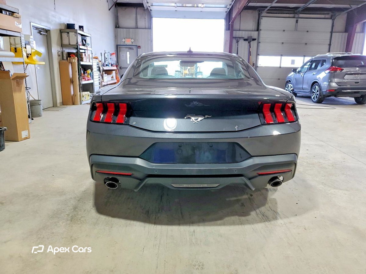 Ford Mustang 2024