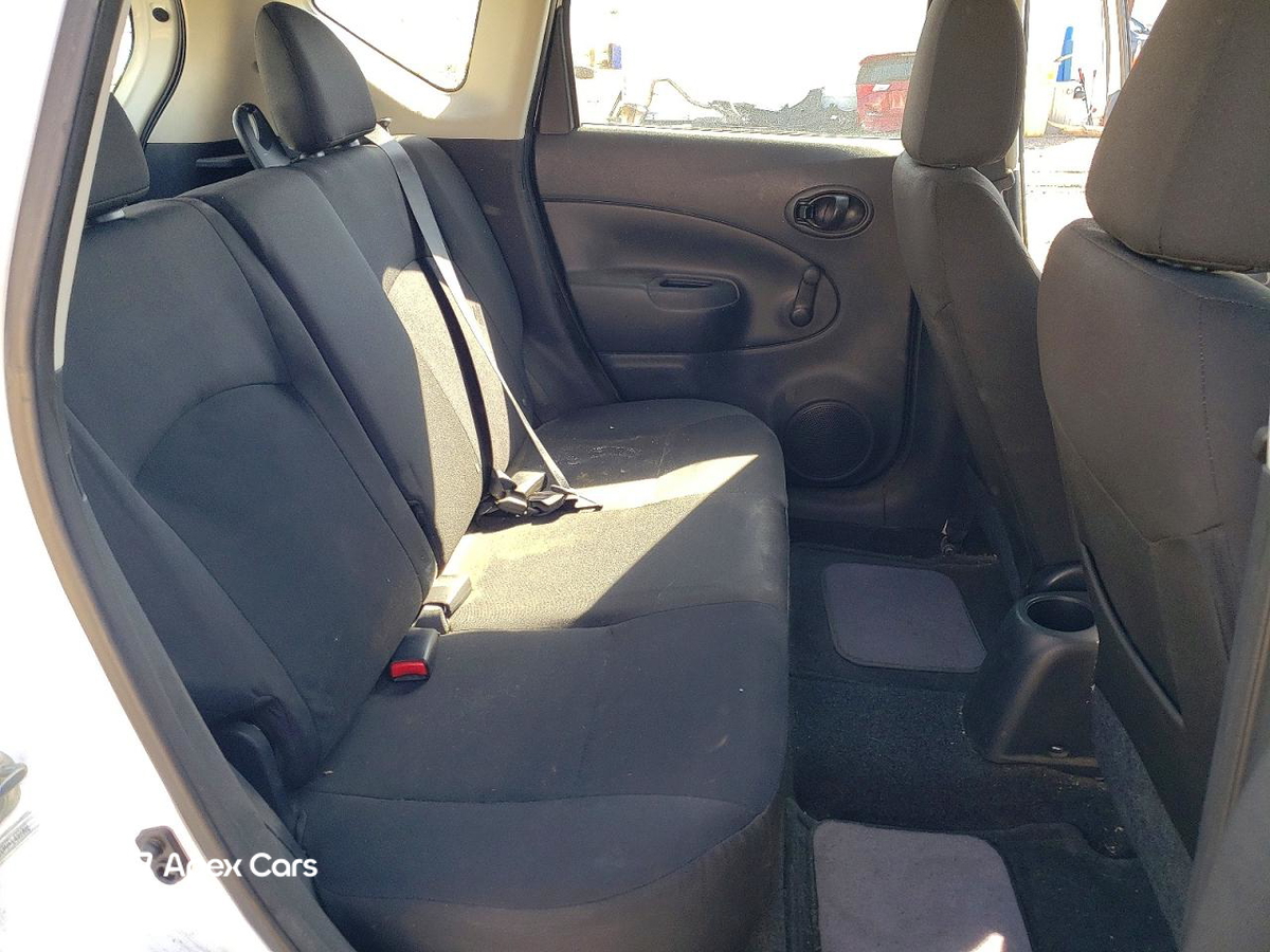 Nissan Versa 2015