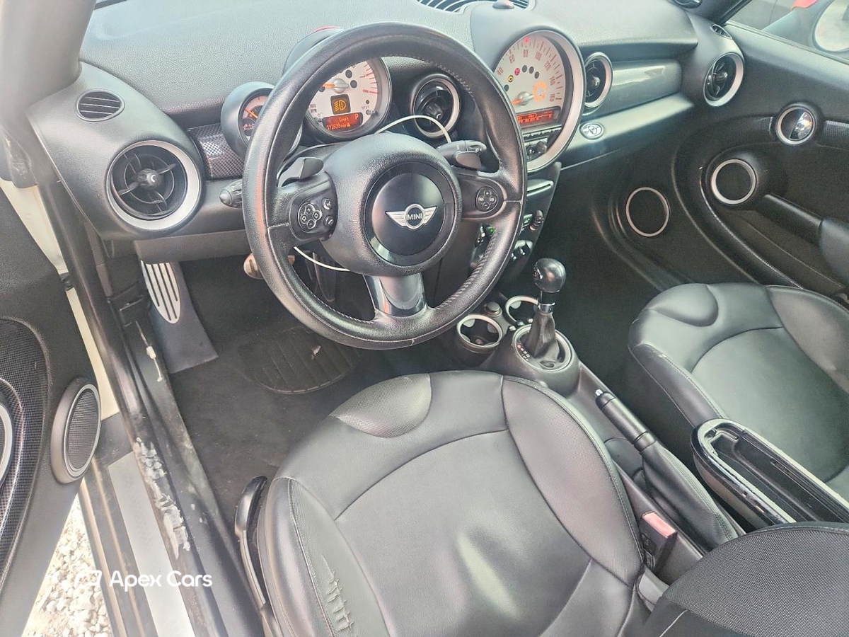MINI Cooper 2012