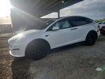 Tesla Model X 2022