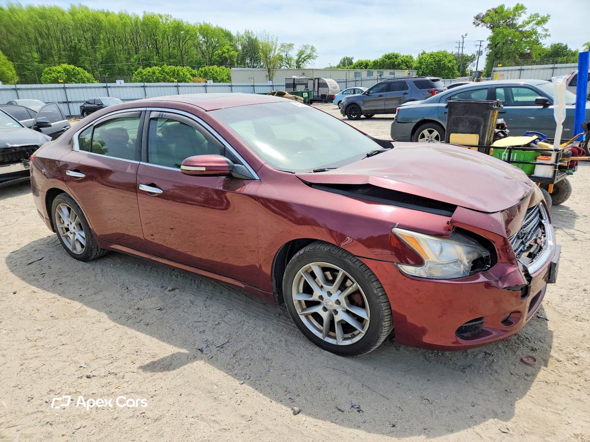 Nissan Maxima 2010