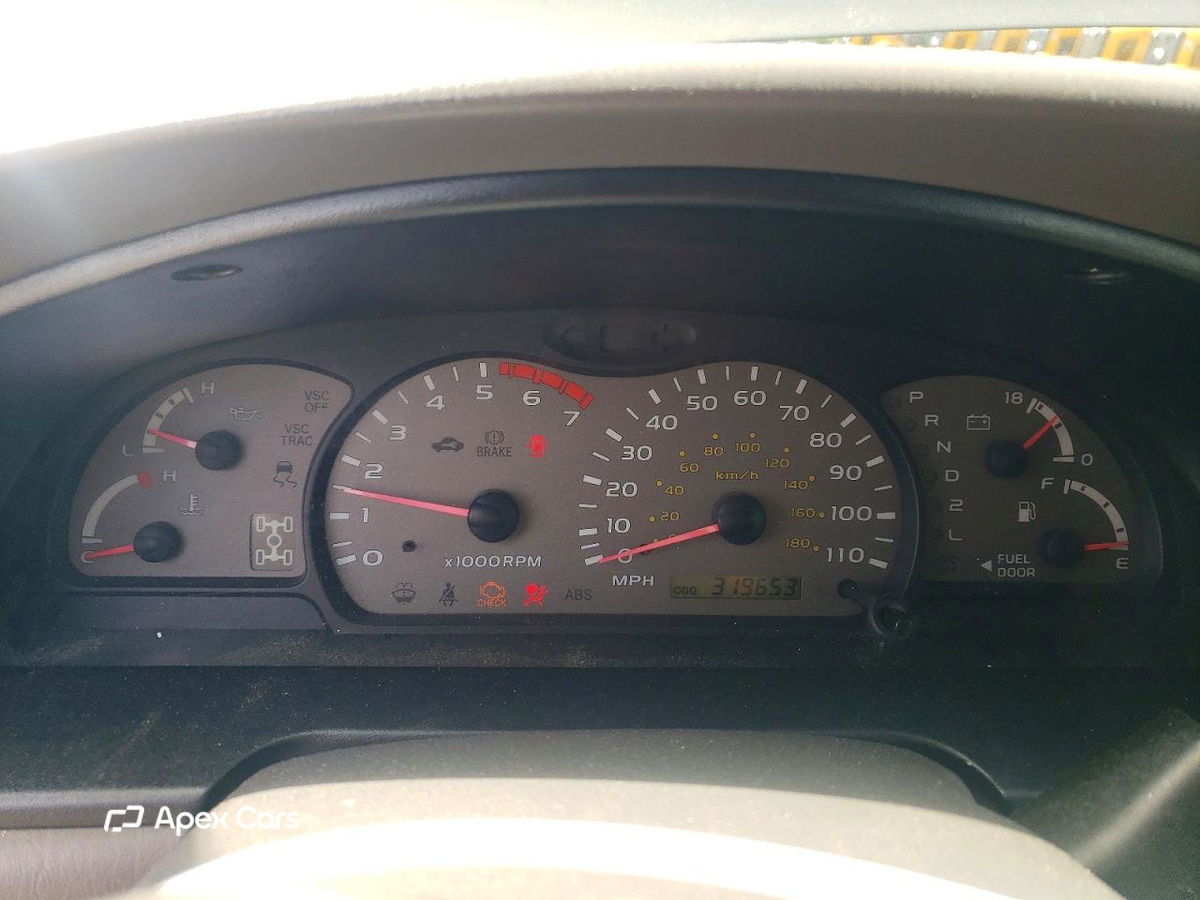Toyota Sequoia 2004