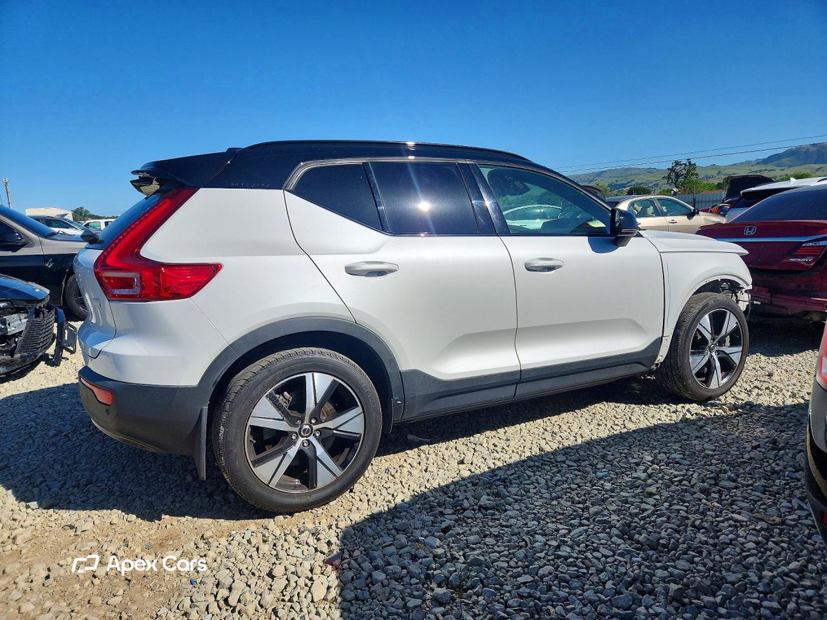 Volvo XC40 2021