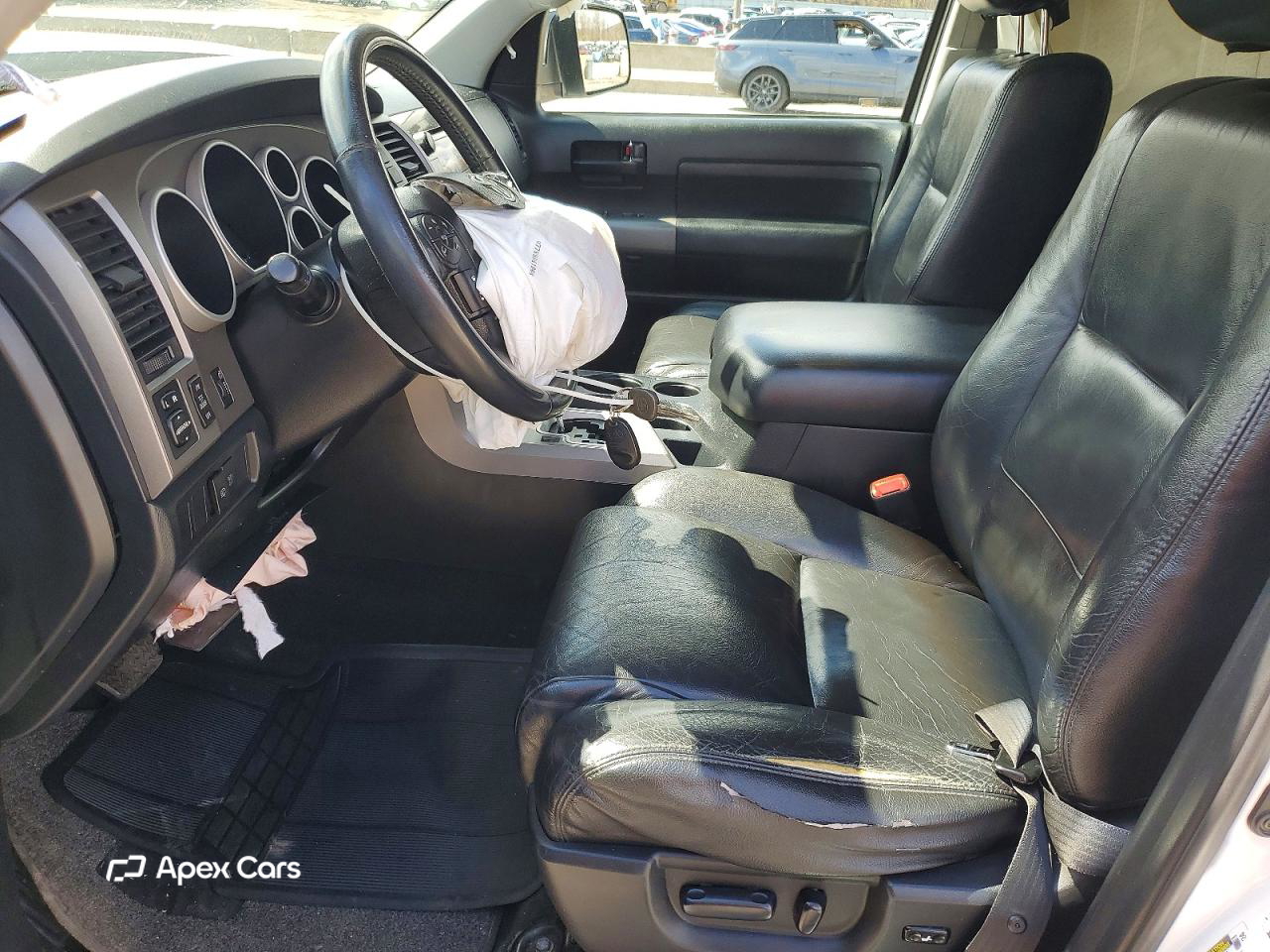 Toyota Sequoia 2010