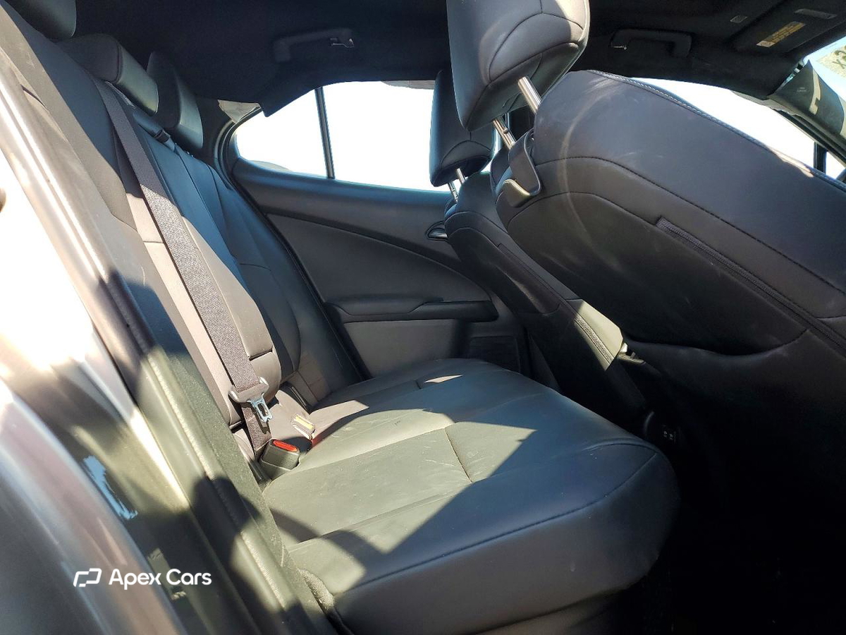Lexus UX 2020