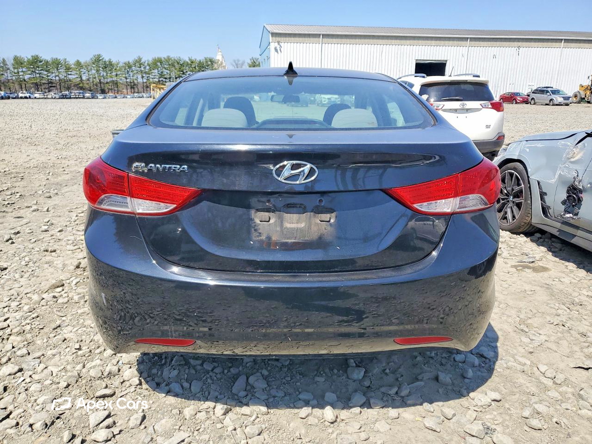 Hyundai Elantra 2011