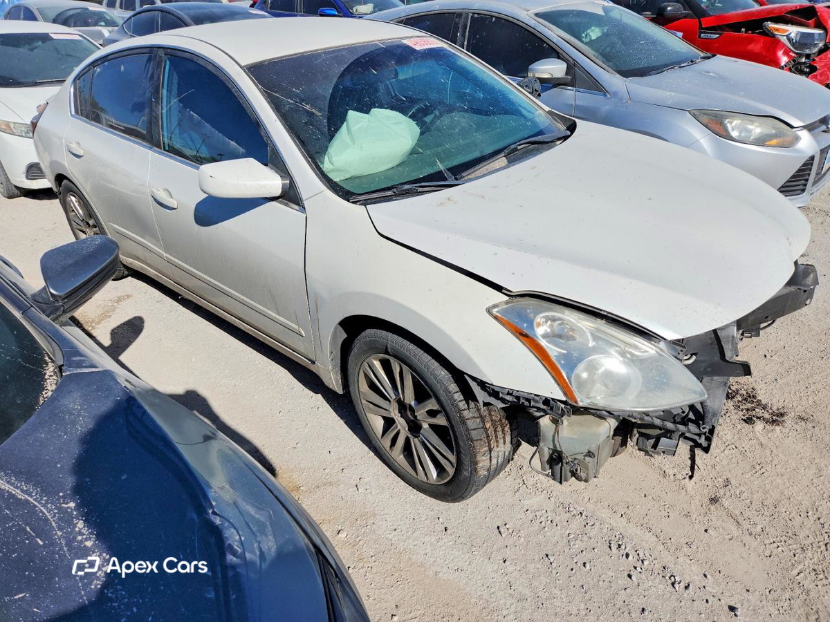 Nissan Altima 2010