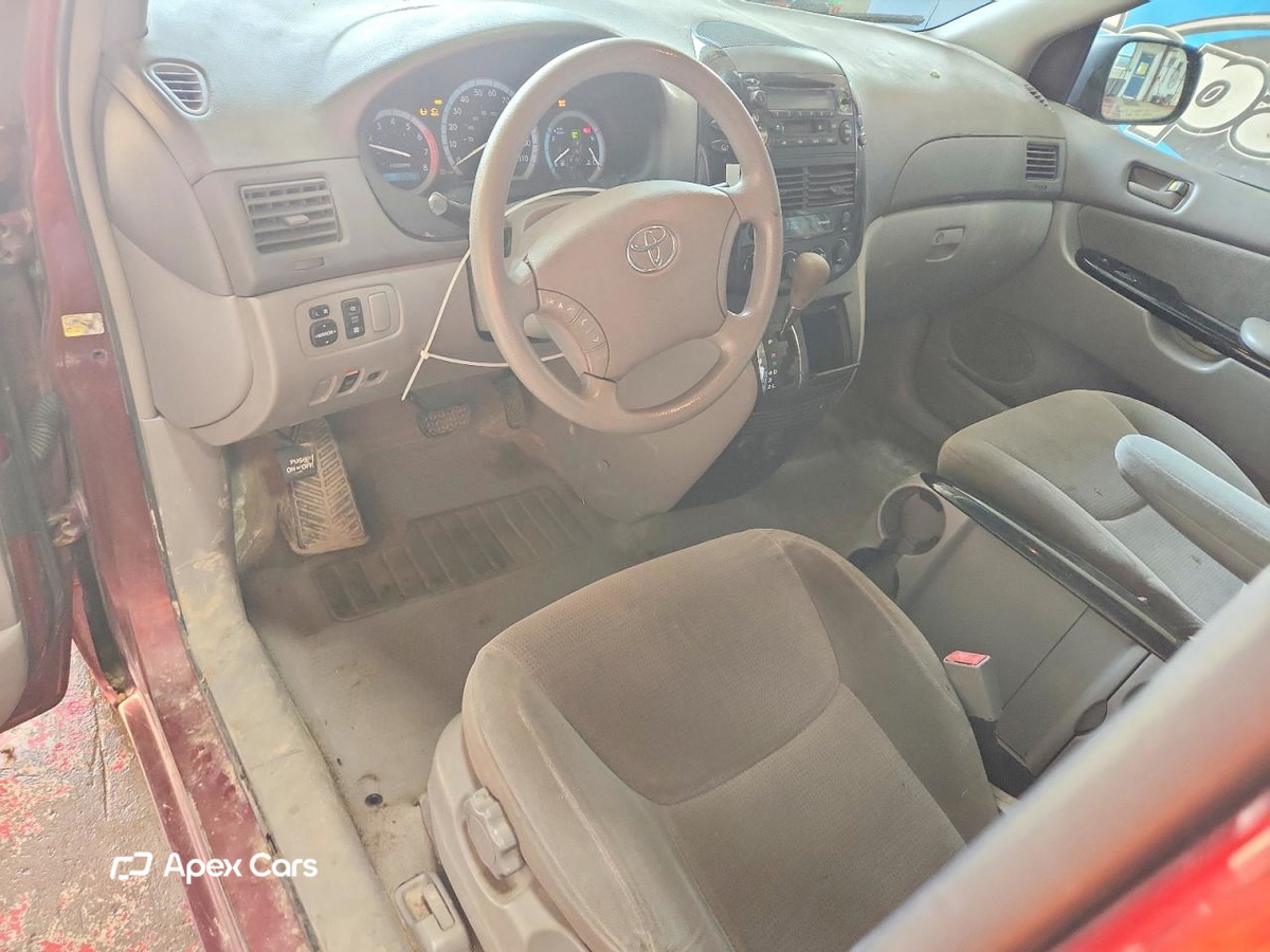 Toyota Sienna 2004