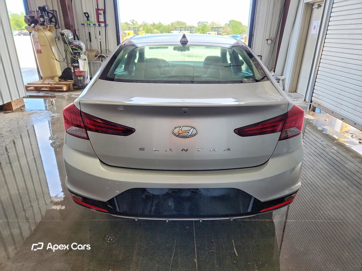 Hyundai Elantra 2020