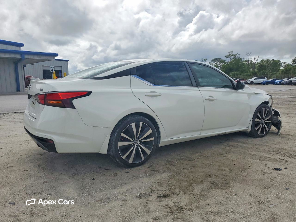 Nissan Altima 2020