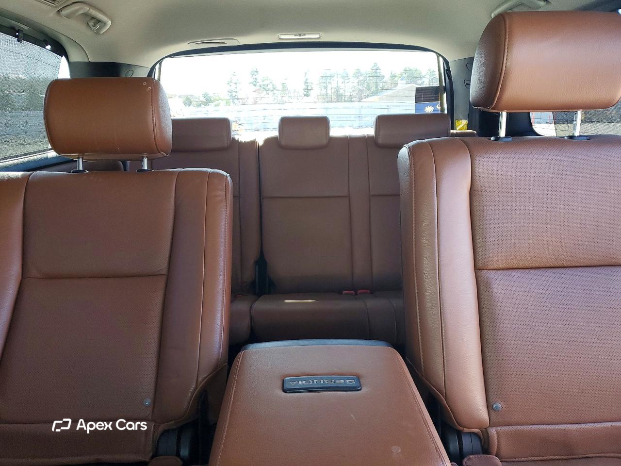 Toyota Sequoia 2010