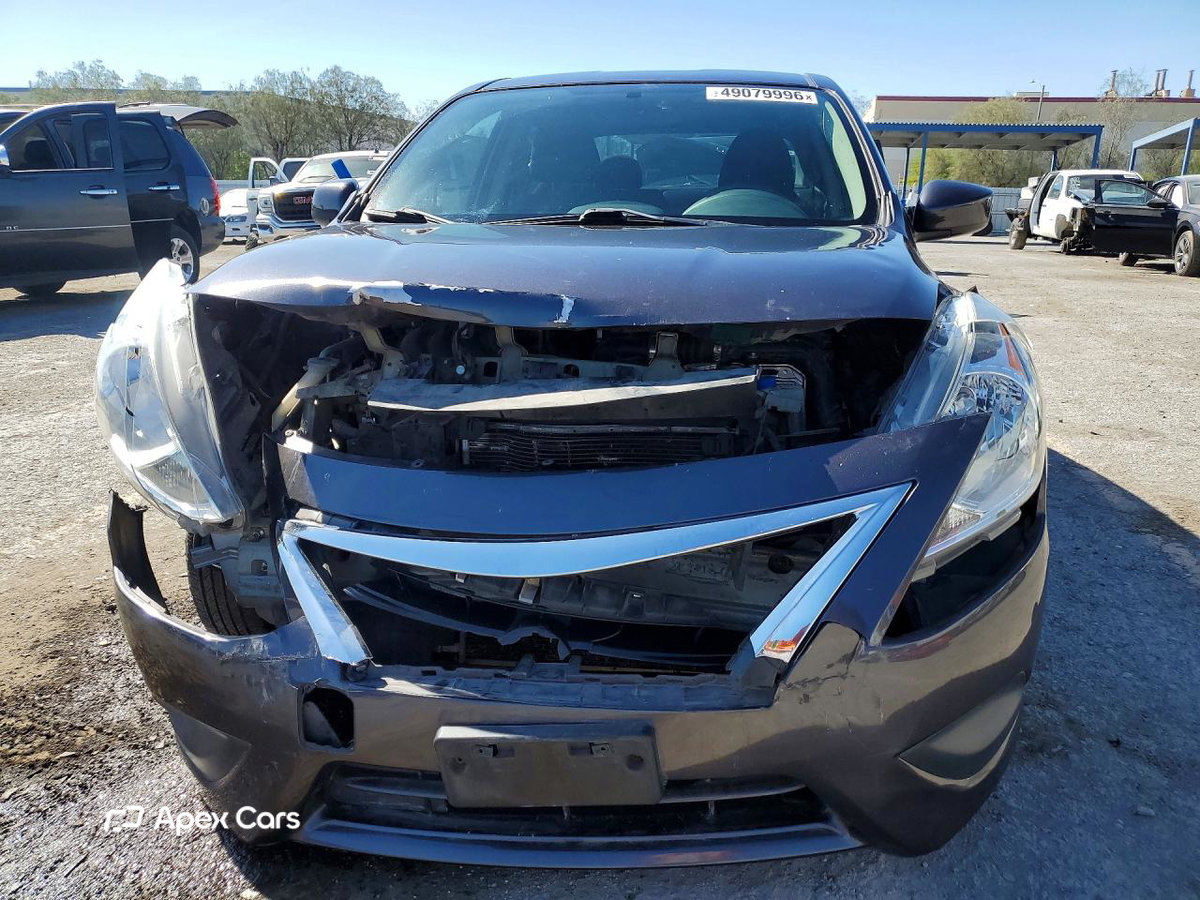 Nissan Versa 2015