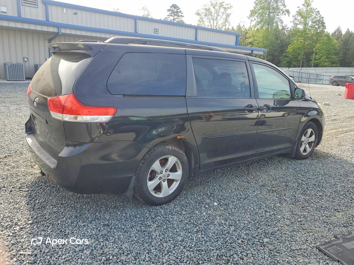 Toyota Sienna 2011