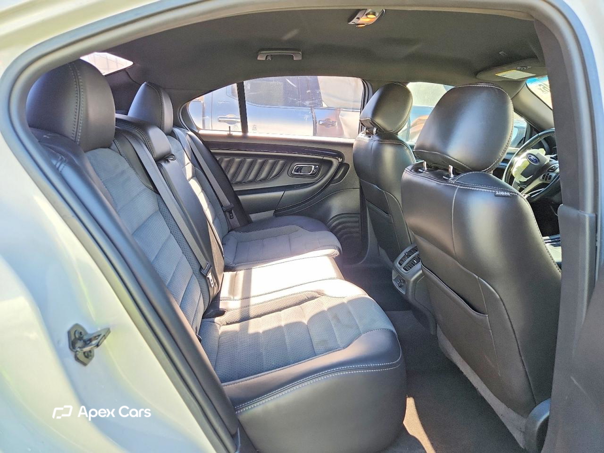 Ford Taurus 2015