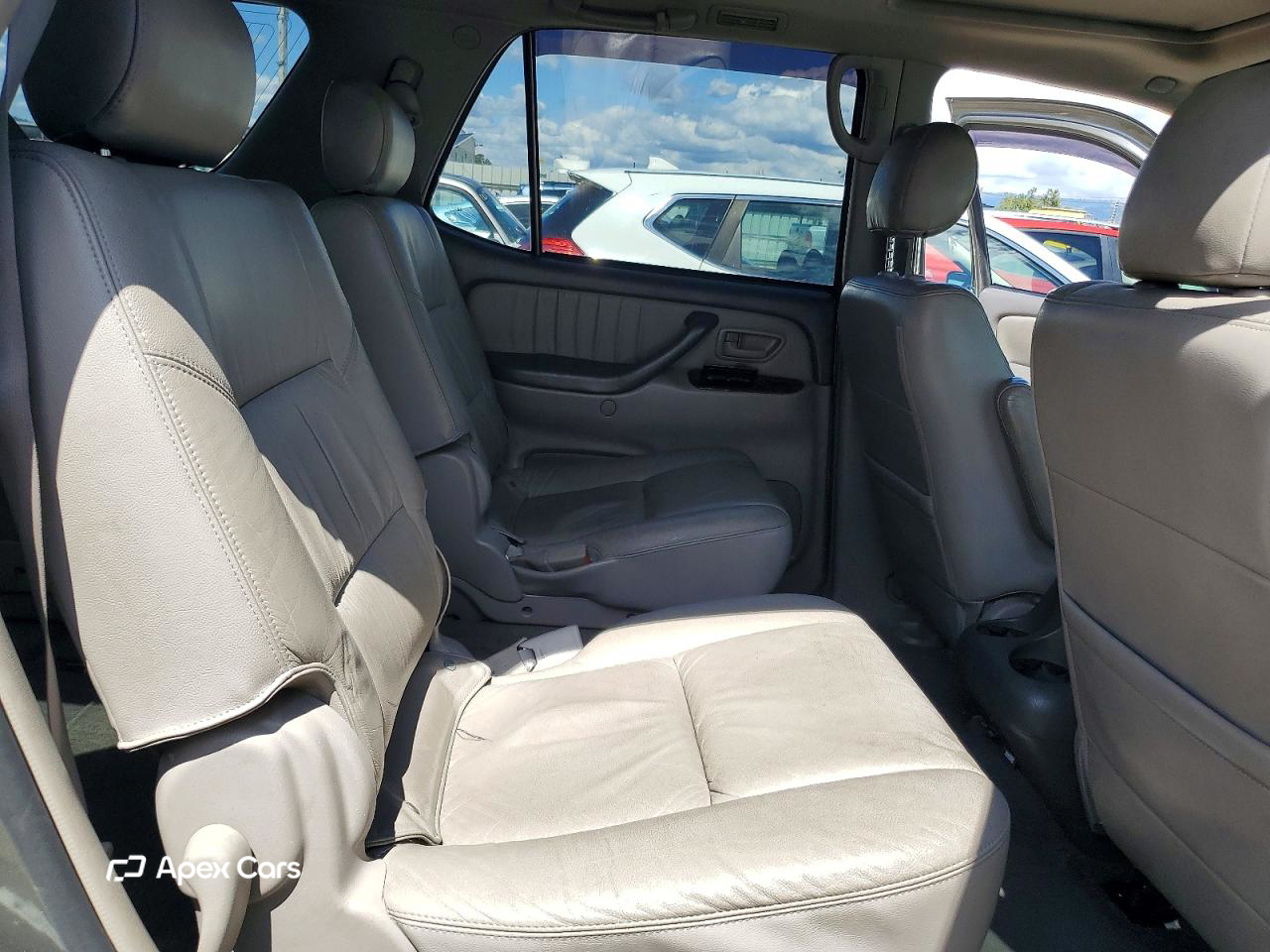 Toyota Sequoia 2005
