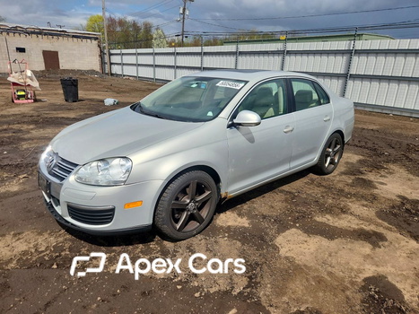Volkswagen Jetta 2010 - Image 1 of 12