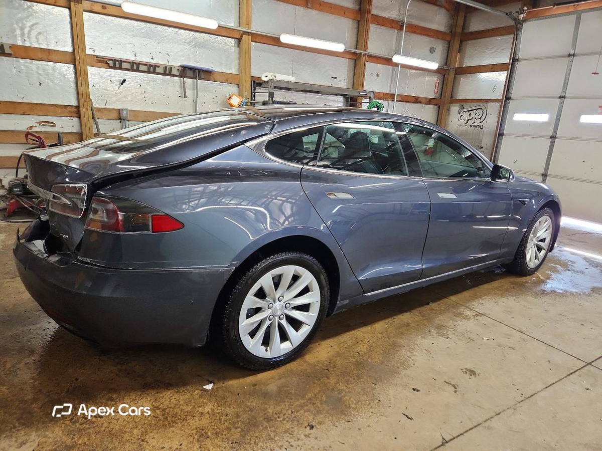 Tesla Model S 2020
