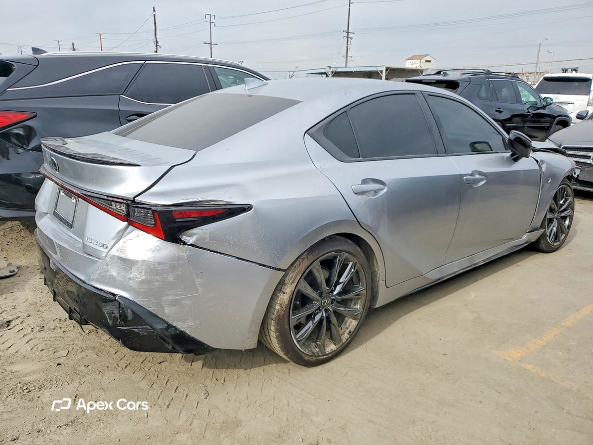 Lexus IS 2025
