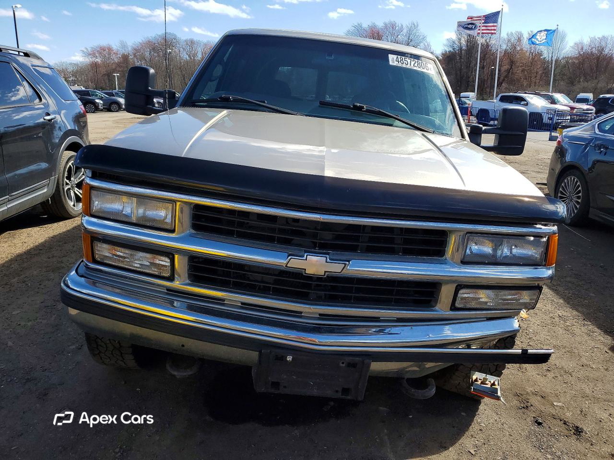 Chevrolet Suburban 1999