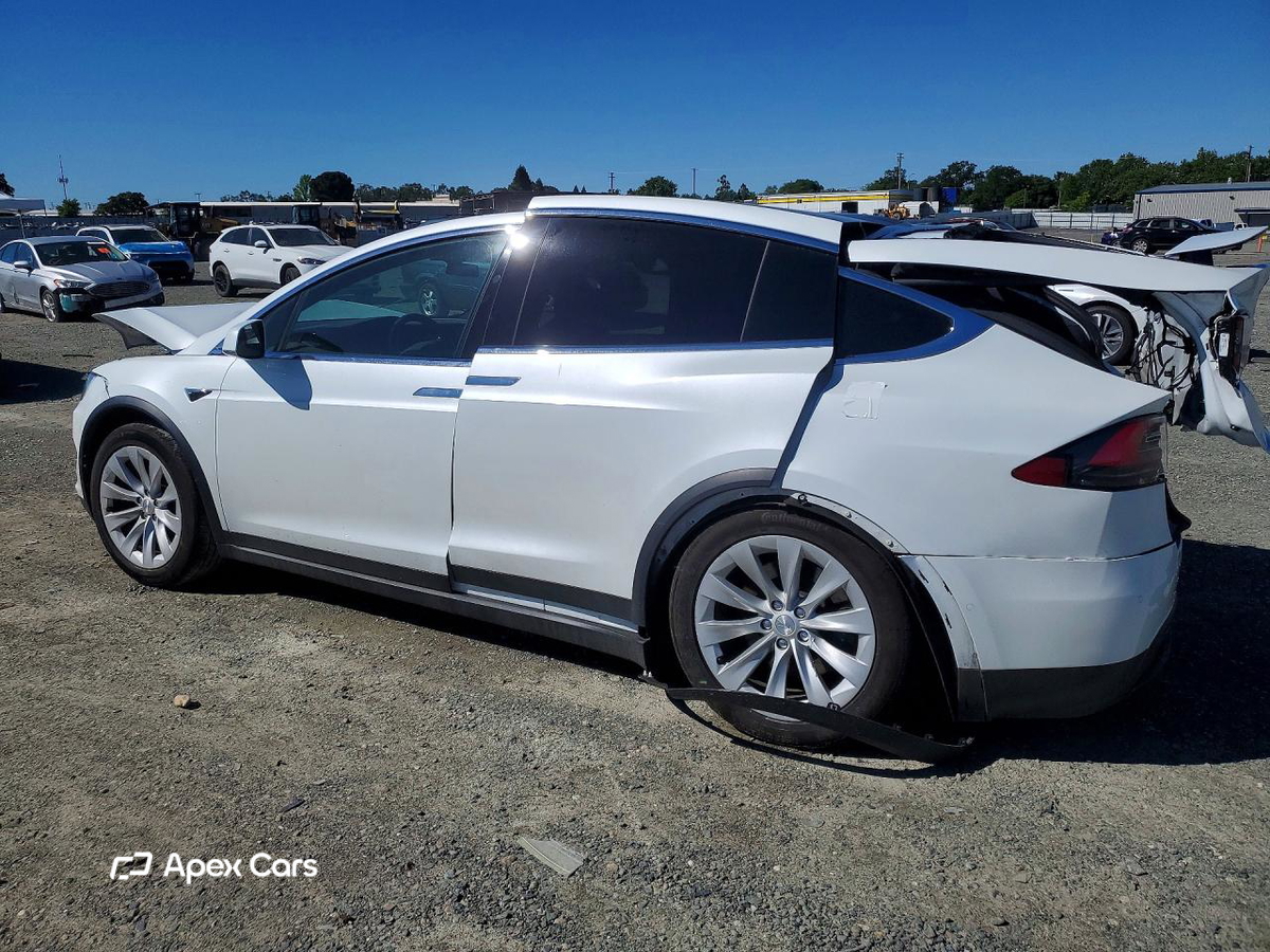 Tesla Model X 2020