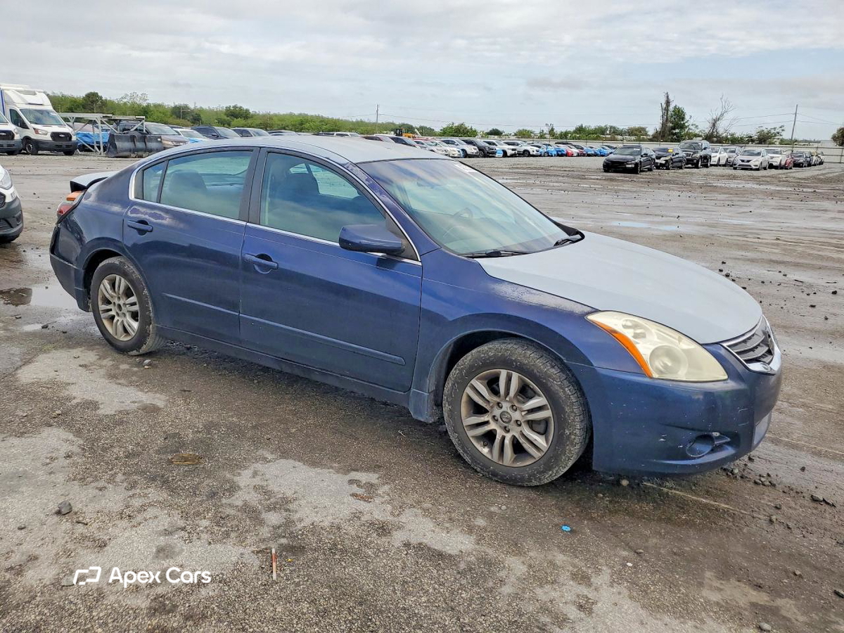 Nissan Altima 2011
