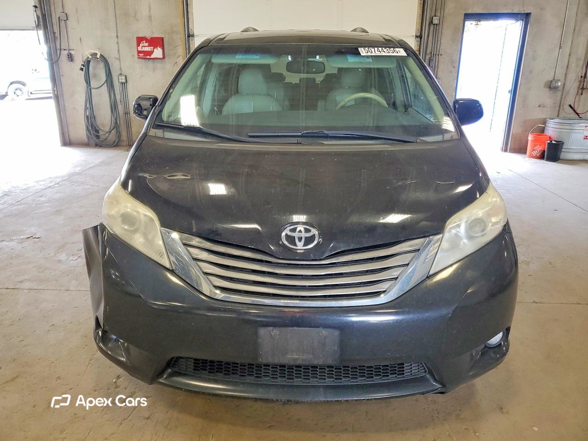 Toyota Sienna 2011
