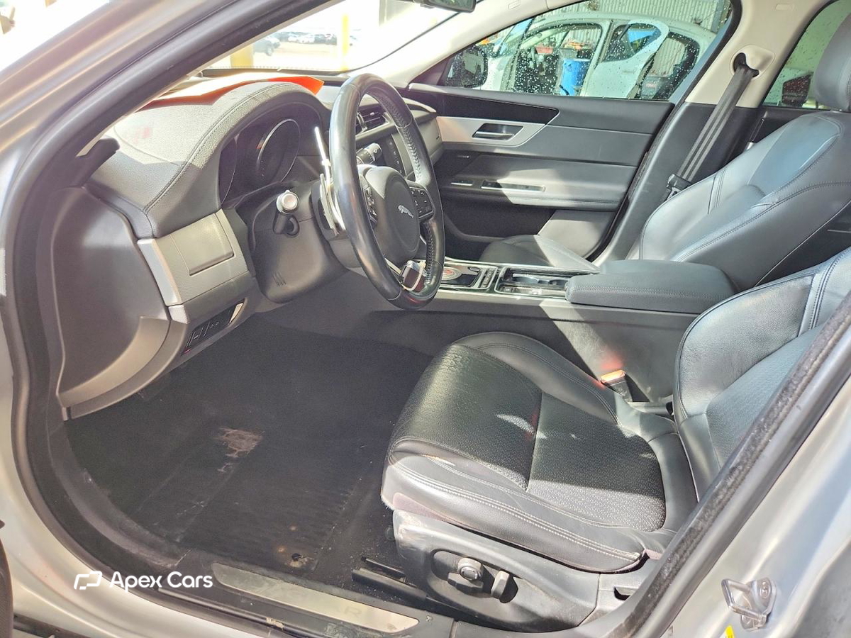 Jaguar XF 2016