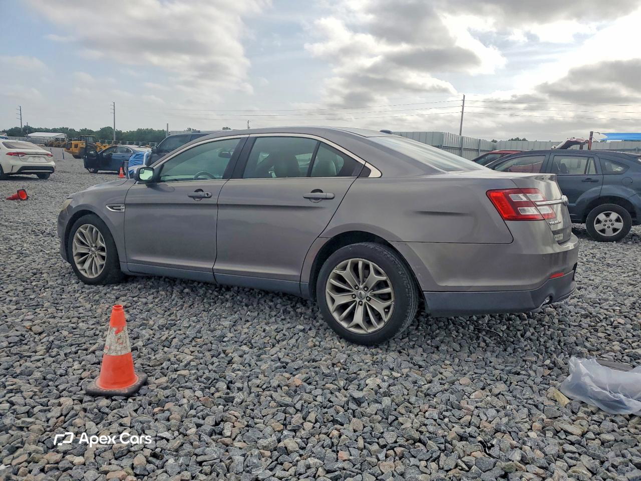 Ford Taurus 2014