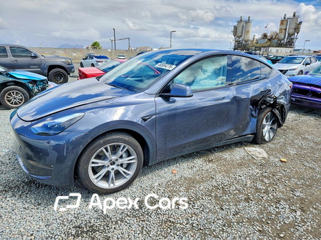Tesla Model Y 2023 - Image 1 of 12