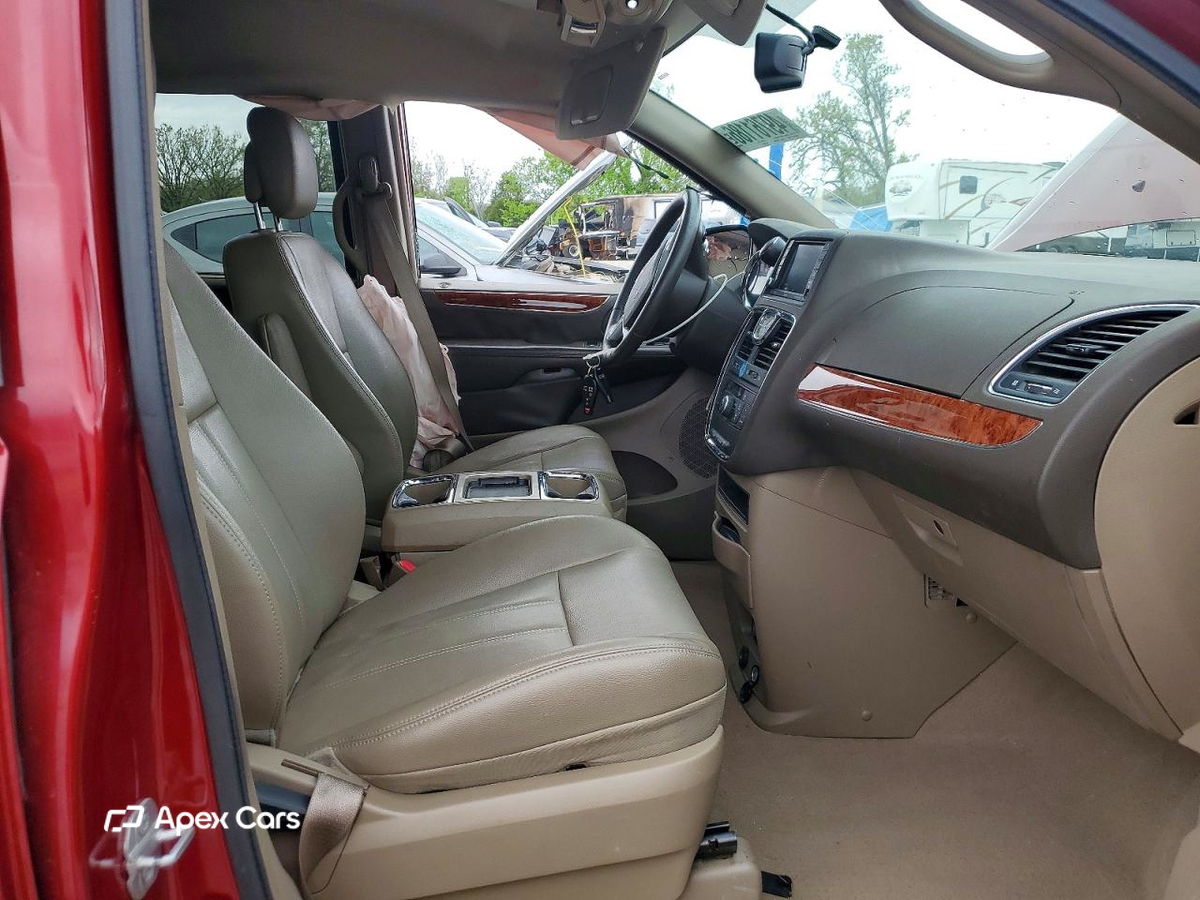 Chrysler Voyager 2013