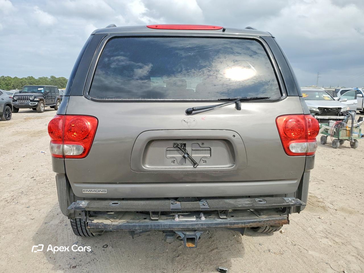 Toyota Sequoia 2005