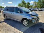 Toyota Sienna 2011